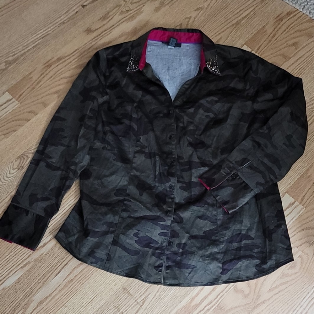 Lane Bryant camo embellished shirt 20